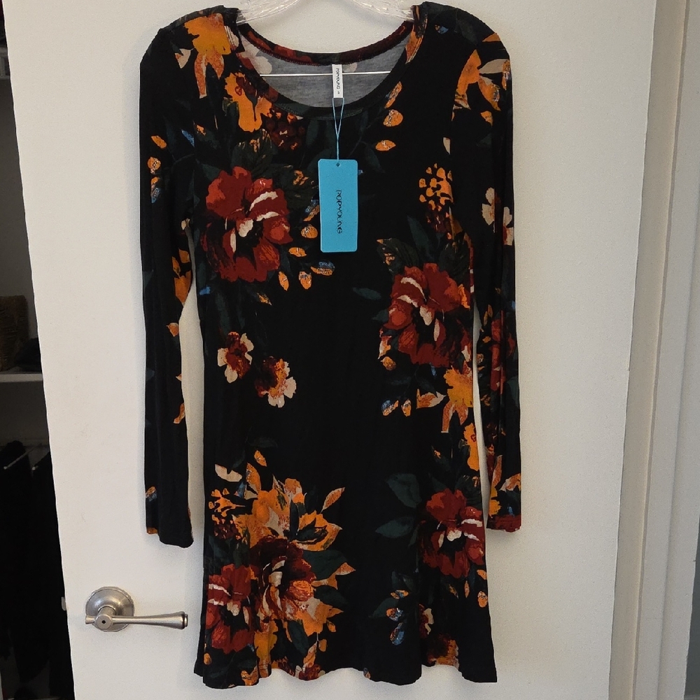 Floral Long Sleeve Dress in Black and Red